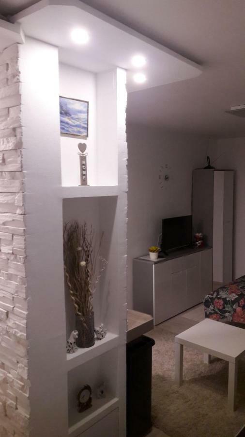 Studio Apartman Marija 萨格勒布 外观 照片