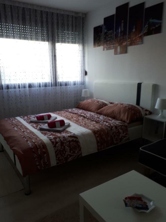 Studio Apartman Marija 萨格勒布 外观 照片